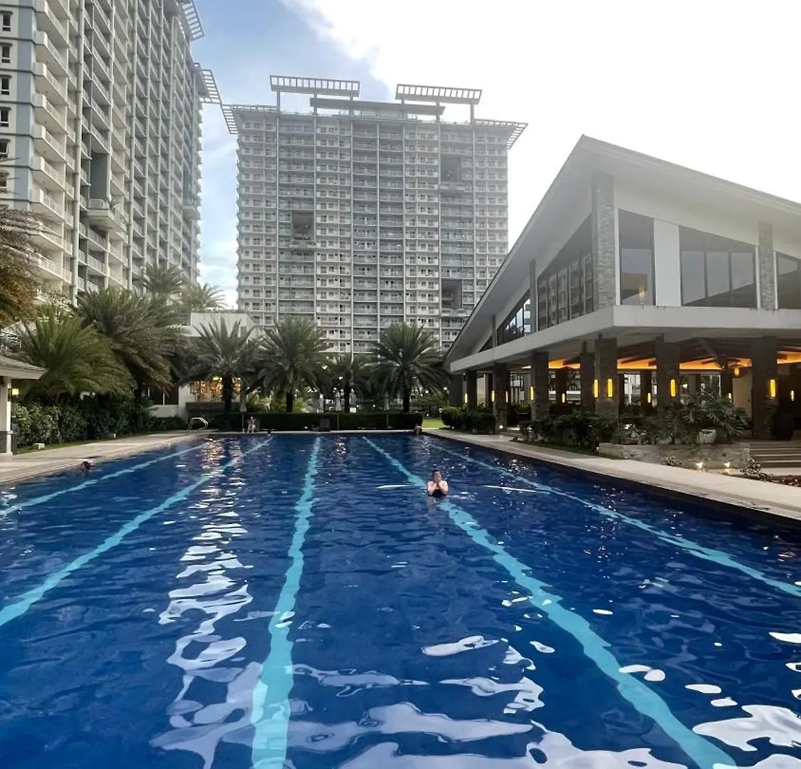 Davao City Condominium Luxury With Balcon Ocean Breeze דירה