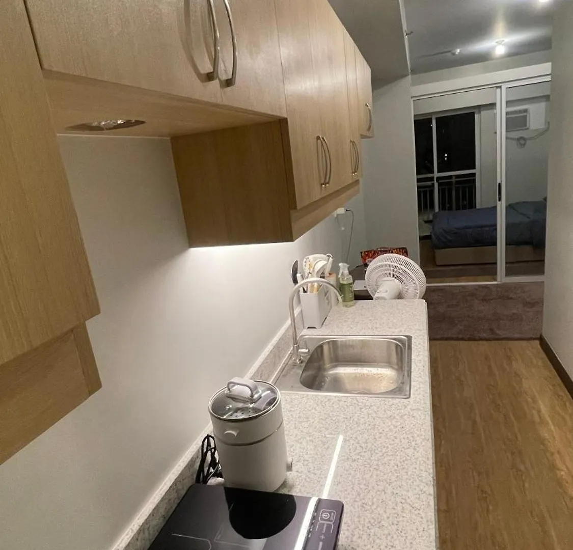 Davao City Condominium Luxury With Balcon Ocean Breeze דירה